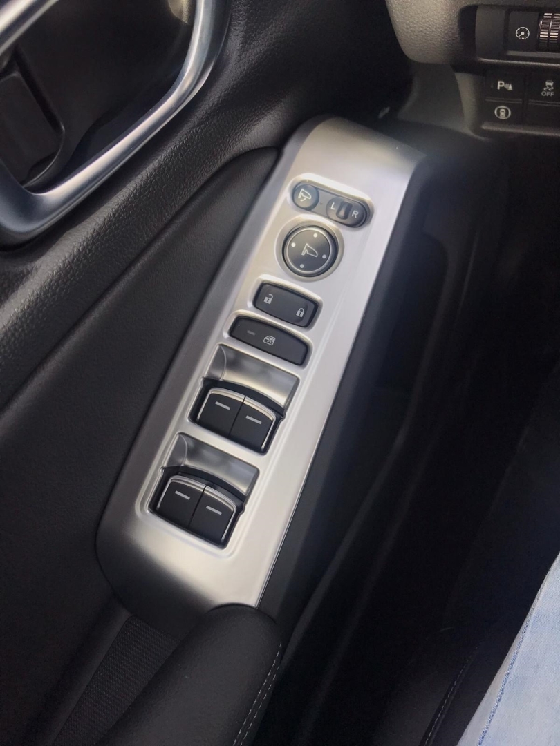 Civic FE1 2022 için Uyumlu Cam Düğme Kaplama - Silver 3
