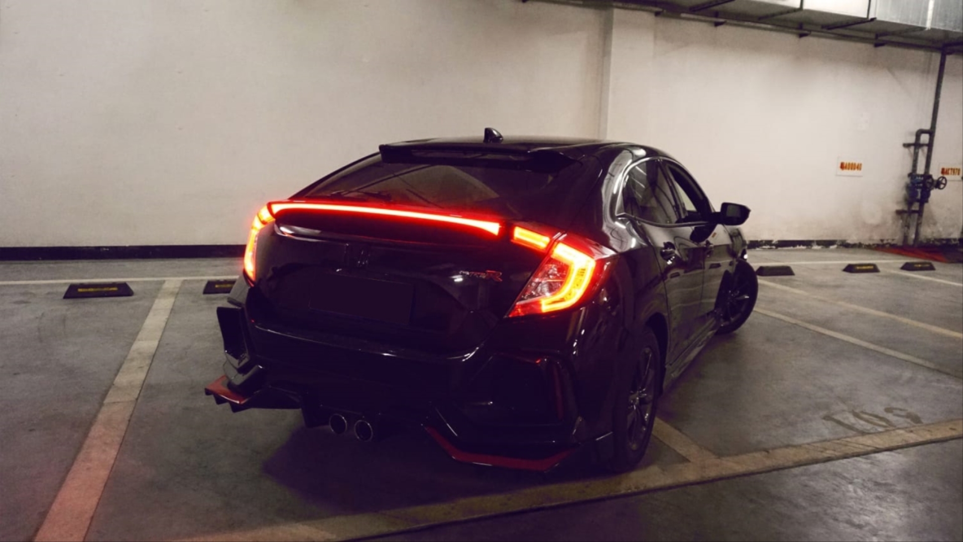 Honda Civic HB FK7 için Uyumlu LED Spoiler 3