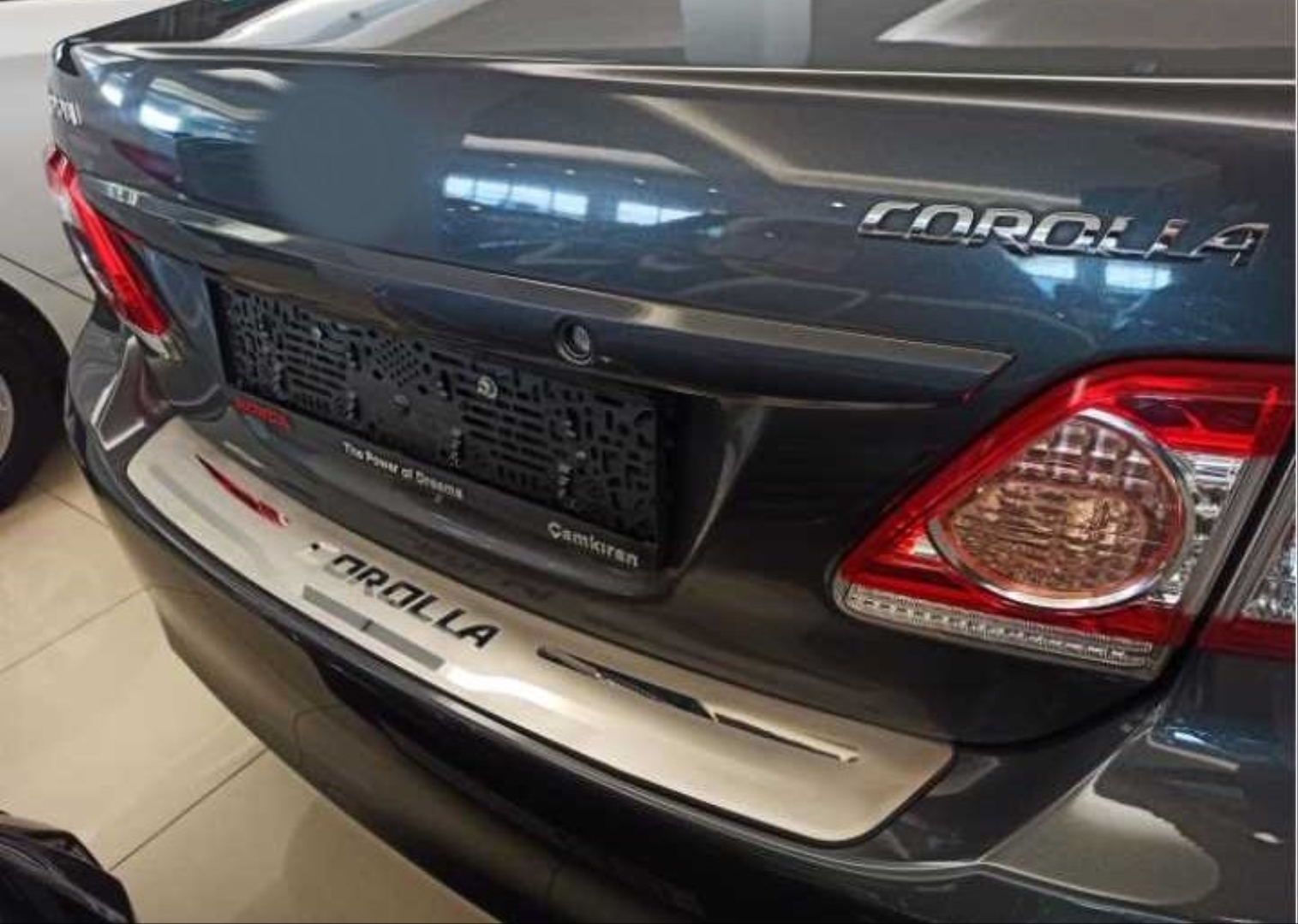 Toyota Corolla 2013-2016 İçin Uyumlu Arka Tampon Üst Kaplama İnce Model 2