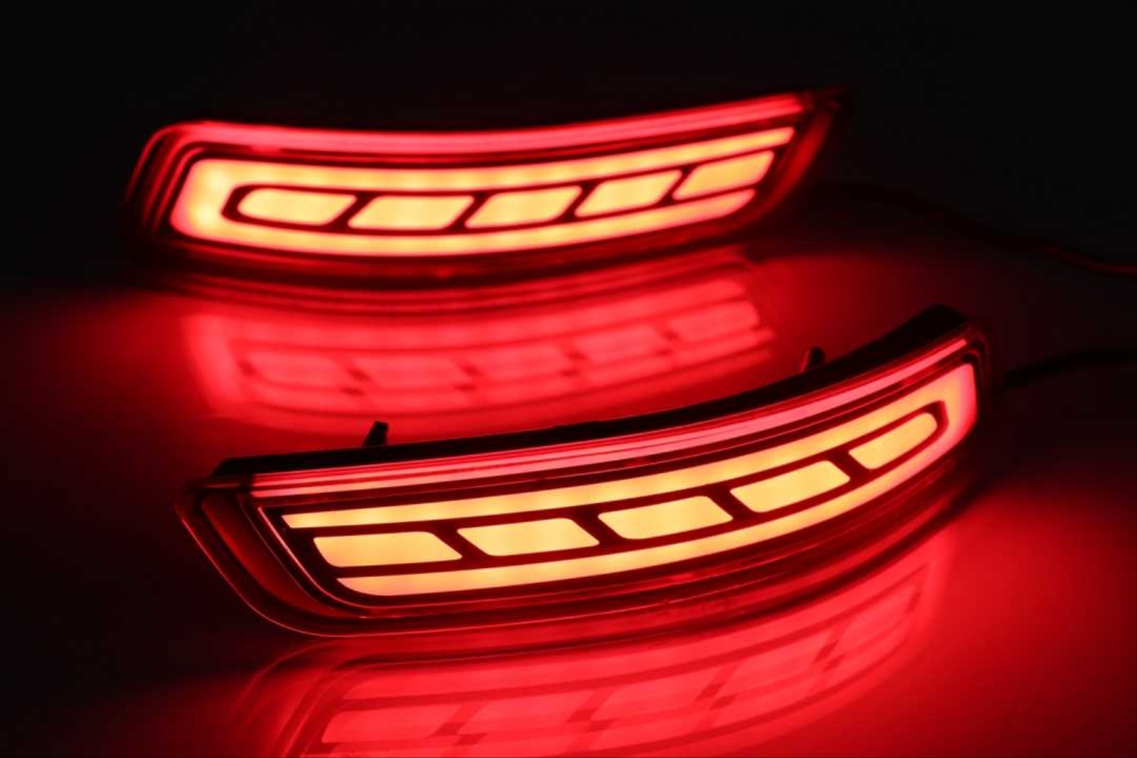 Toyota Corolla 2014-2018 İçin Uyumlu Arka Sis LED'i 3