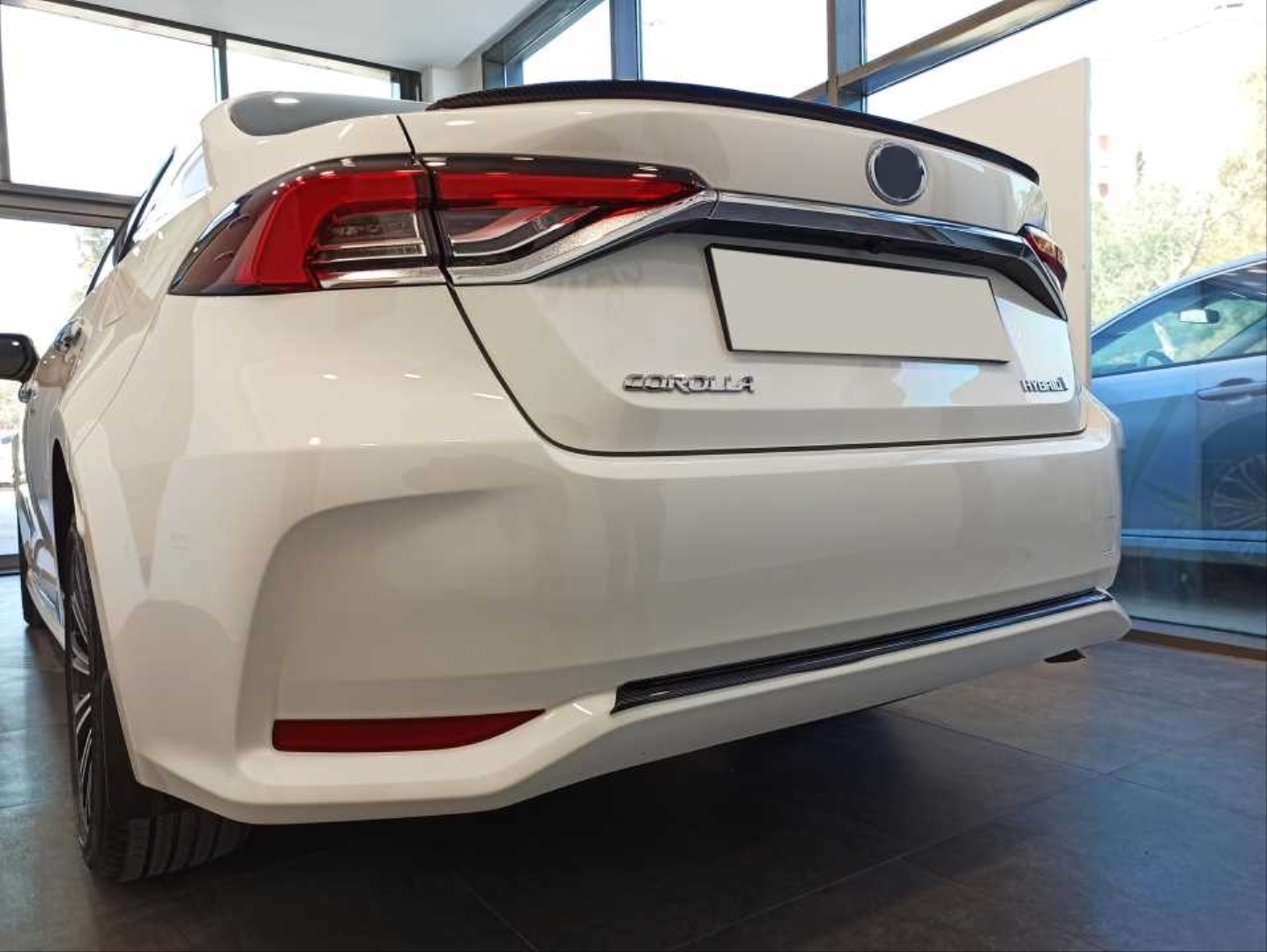 Toyota Corolla 2019+ için Uyumlu Arka Tampon Alt Çıtası Karbon 3