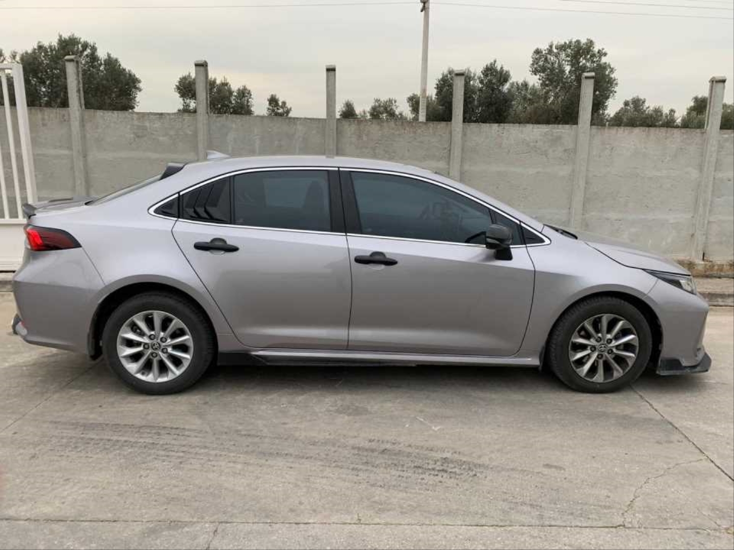 Toyota Corolla 2019+ İçin Uyumlu Cam Nikelajı 3