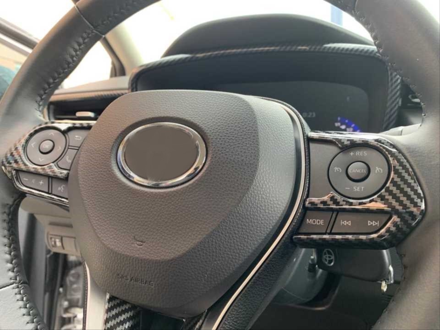 Toyota Corolla 2019+ İçin Uyumlu Direksiyon Kaplama Karbon 3