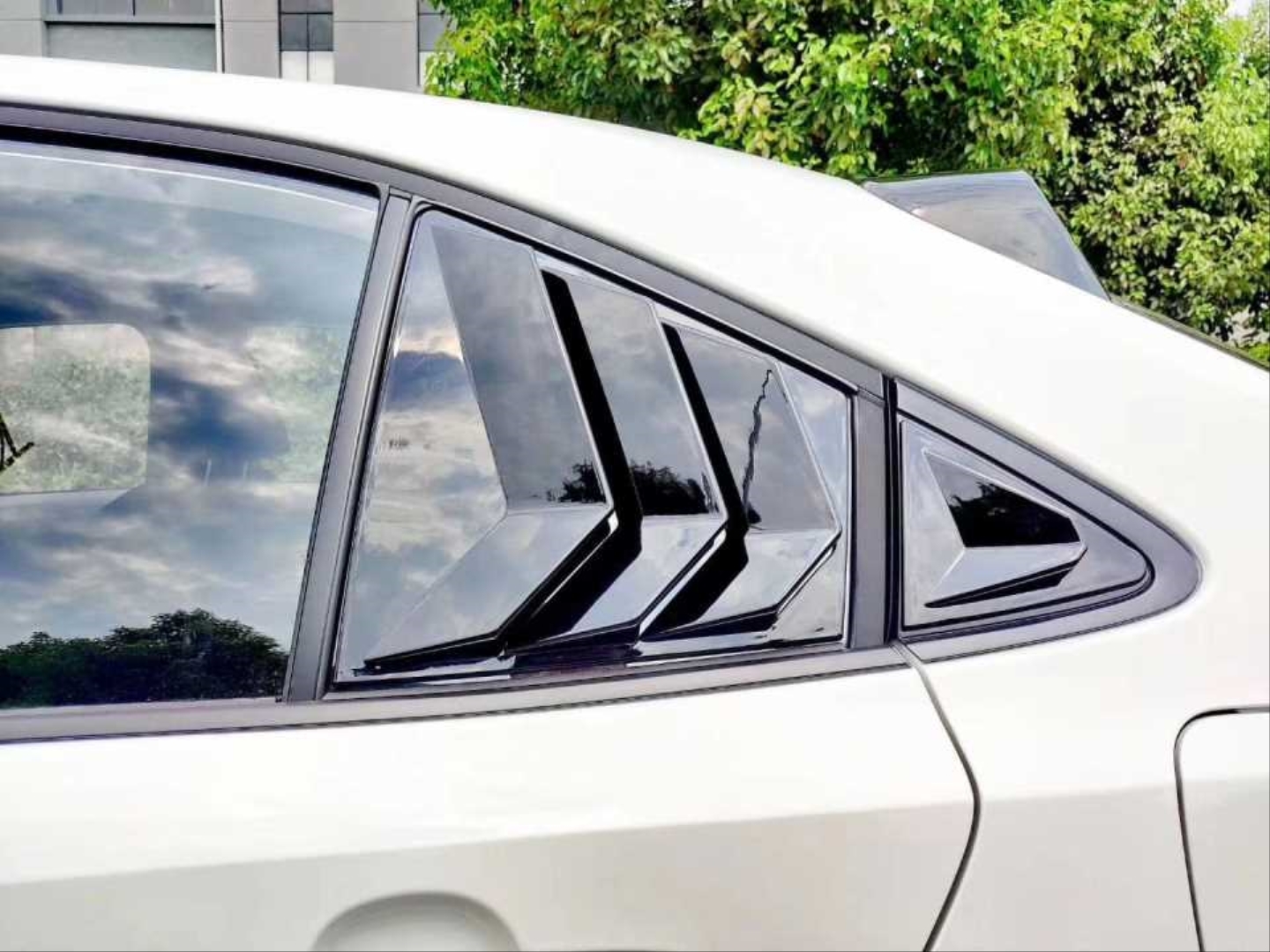 Corolla 2019+ İçin Uyumlu Kelebek Kaplama Piano Black 5